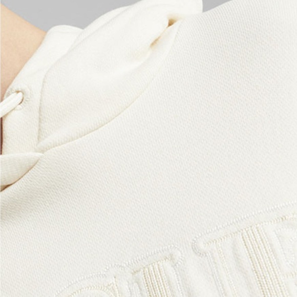 PUMA X VOGUE WOMEN’S WHITE OVERSIZED HOODIE WITH FRONT KANGAROO POUCH POCKETS - Picture 4 of 12